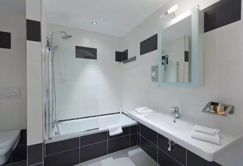 هتل Domaine Du Calidianus