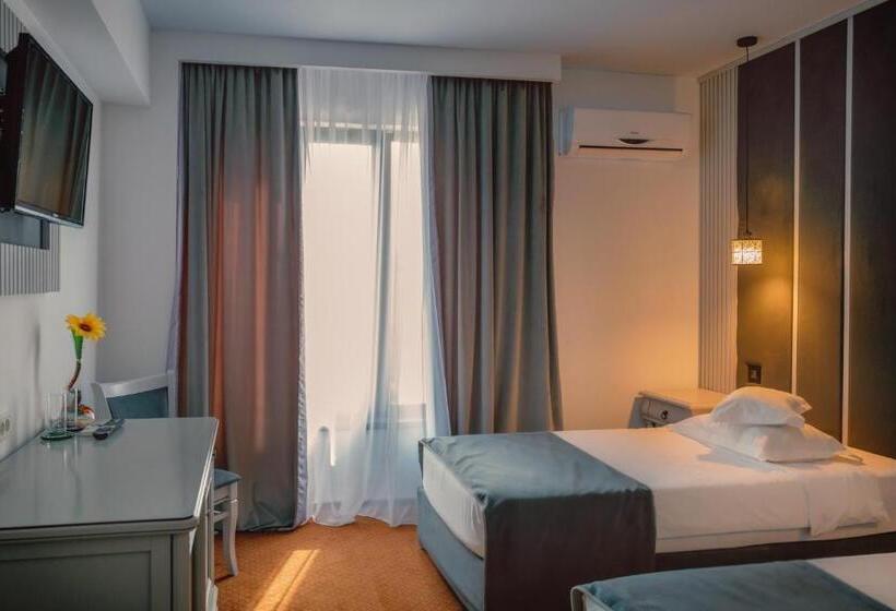 בית מלון כפרי Eden