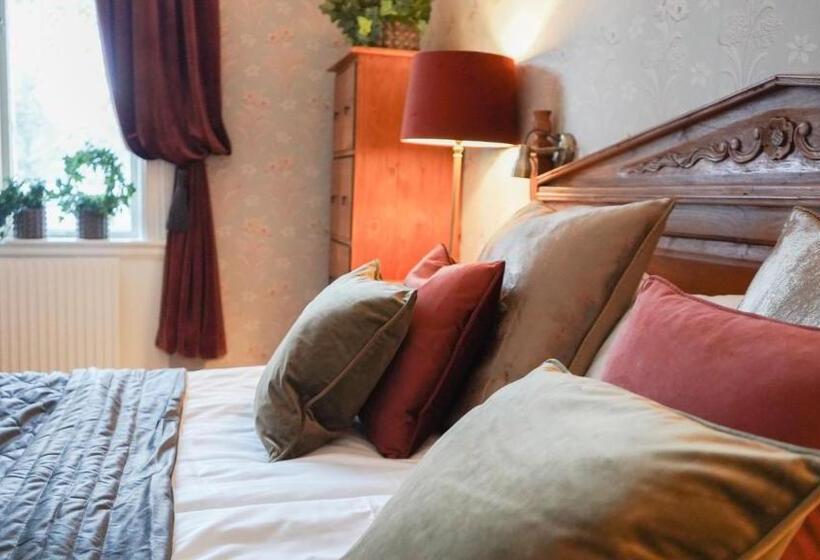 בית מלון כפרי Hennickehammars Herrgård