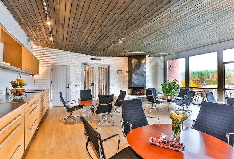 בית מלון כפרי Hennickehammars Herrgård