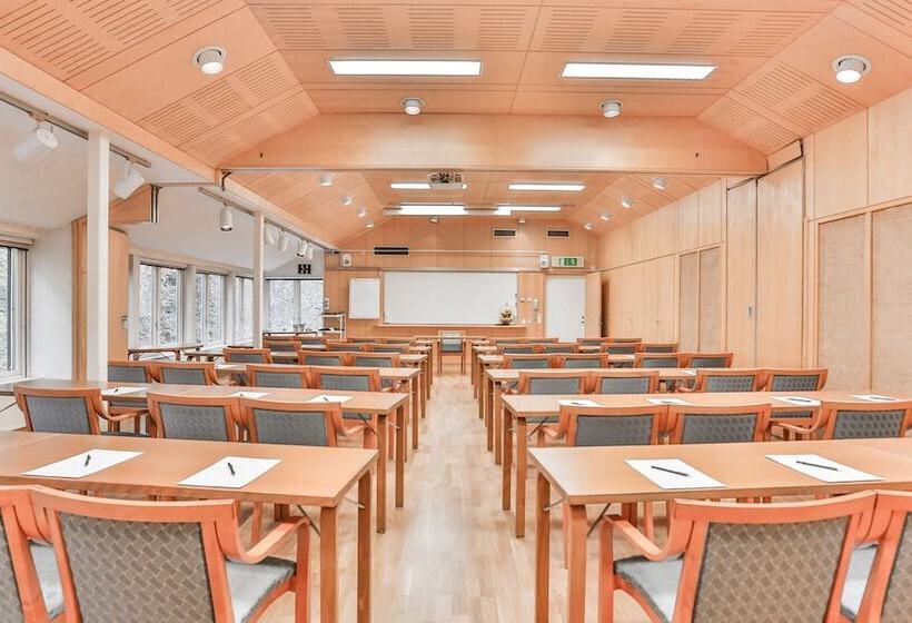 בית מלון כפרי Hennickehammars Herrgård