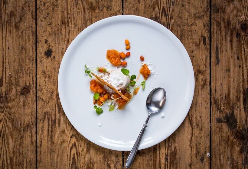 בית מלון כפרי Hennickehammars Herrgård