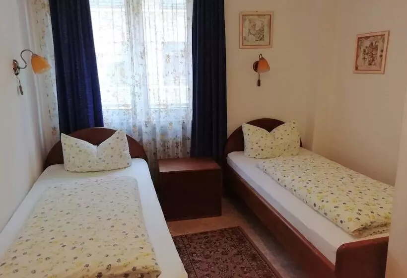 هتل Hostel Heinzelmännchen