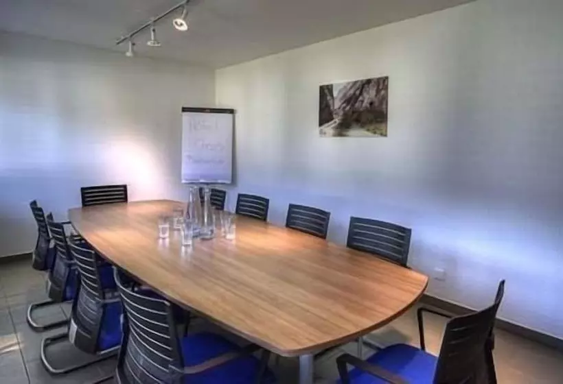 בית מלון כפרי Hôtel Oasis