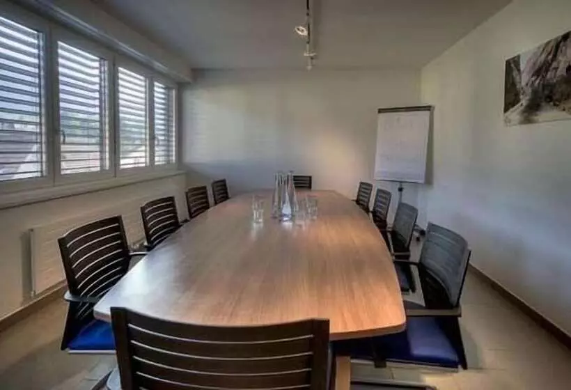 בית מלון כפרי Hôtel Oasis