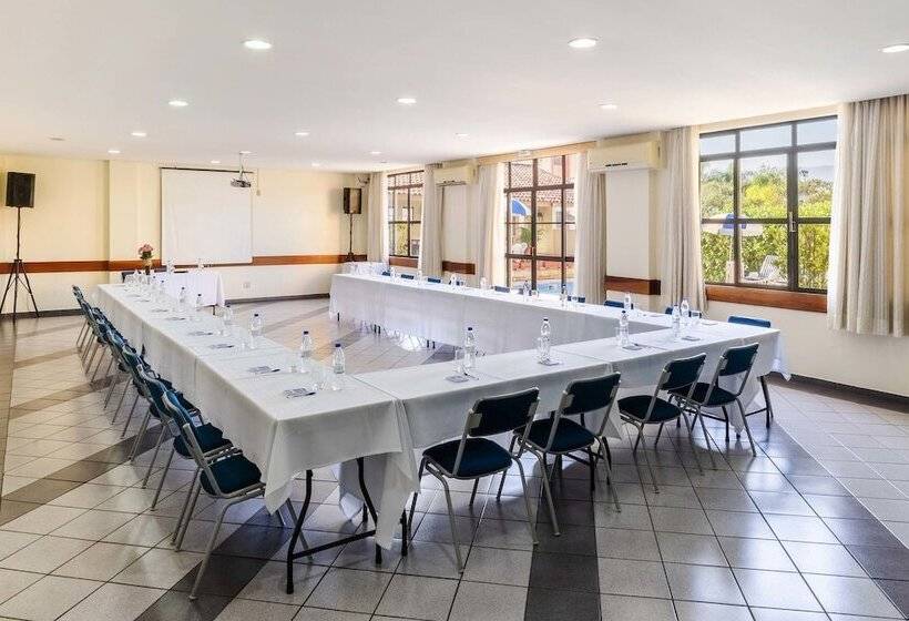 Отель Itapetinga