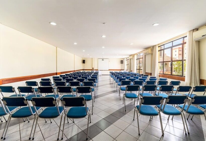 Отель Itapetinga