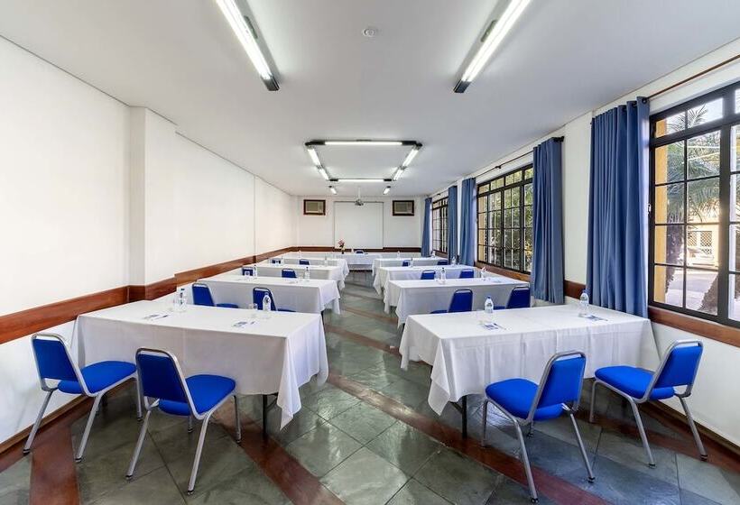 Отель Itapetinga