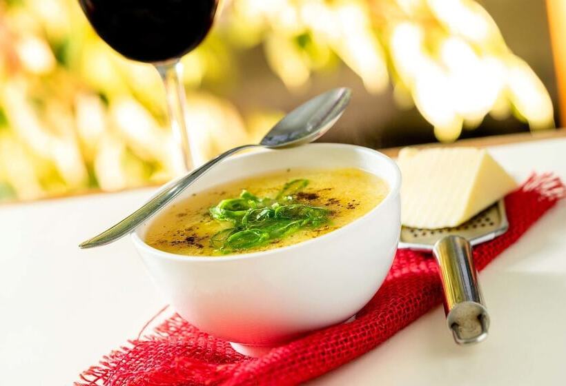 Отель Itapetinga