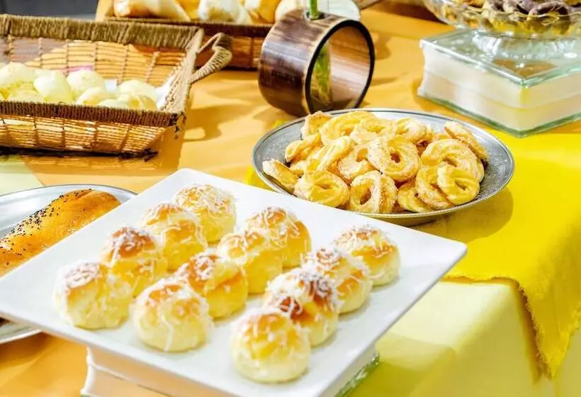 Отель Itapetinga