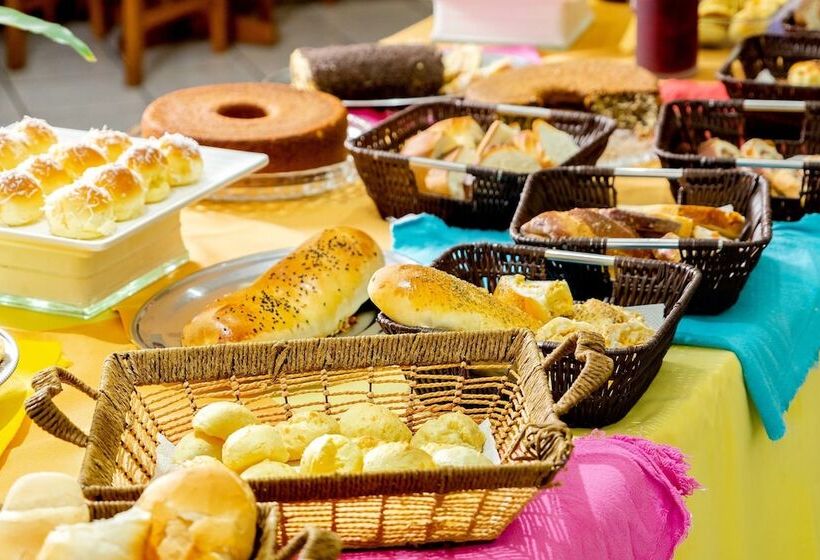 Отель Itapetinga