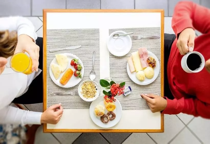 Отель Itapetinga