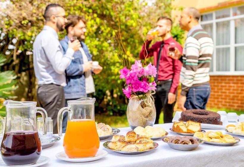 Отель Itapetinga