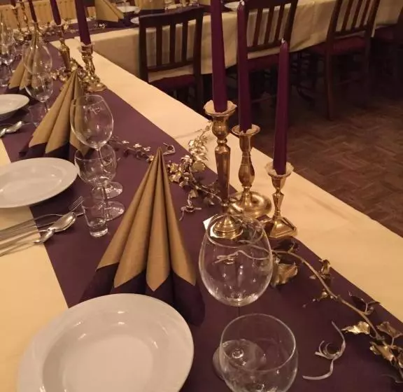 Отель Leezdorfer Hof