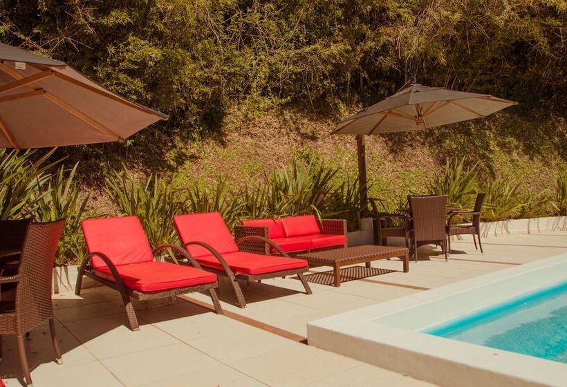 ホテル Marambaia Cabeçudas   Frente Mar