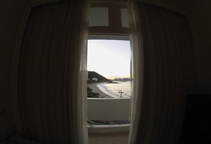 ホテル Marambaia Cabeçudas   Frente Mar