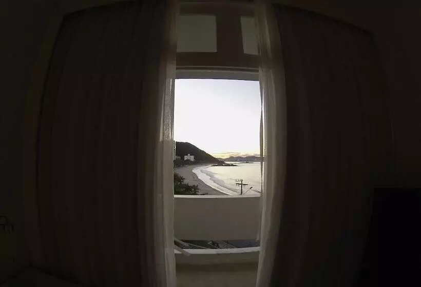 فندق Marambaia Cabeçudas   Frente Mar