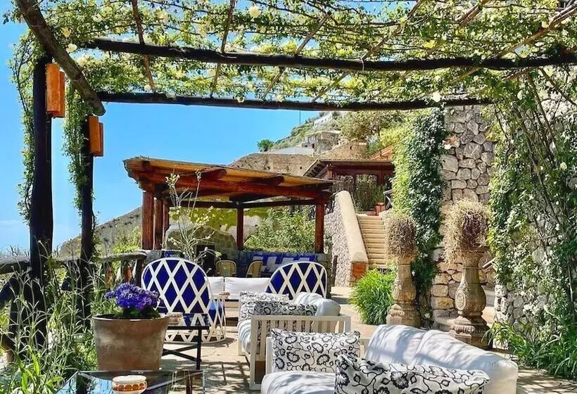 Monastero Santa Rosa Hotel & Spa