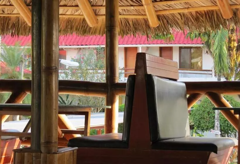 Hotelli Puerto Ballesta