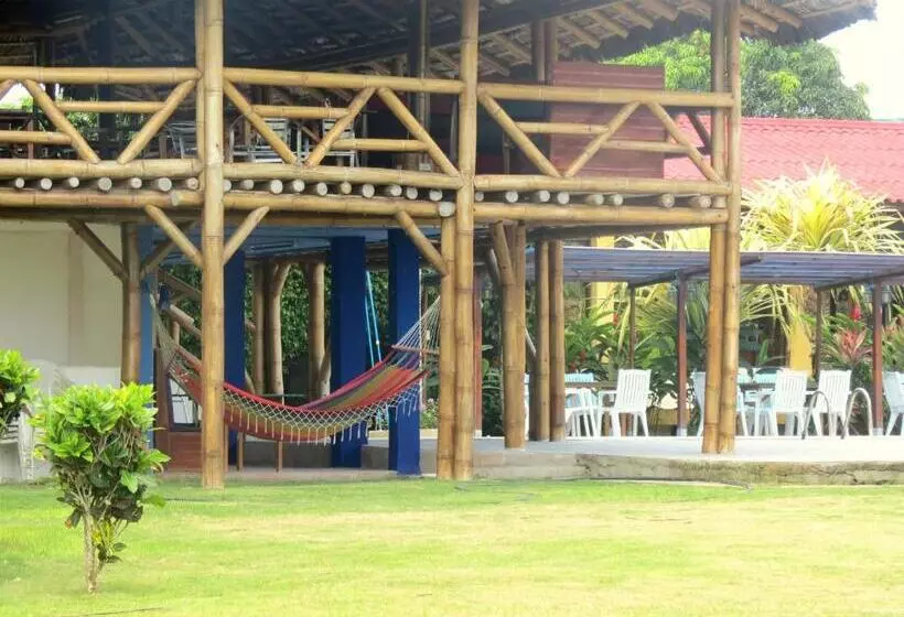 Hotelli Puerto Ballesta