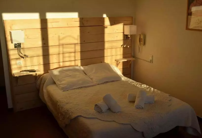 Отель Hôtel Restaurant Le César