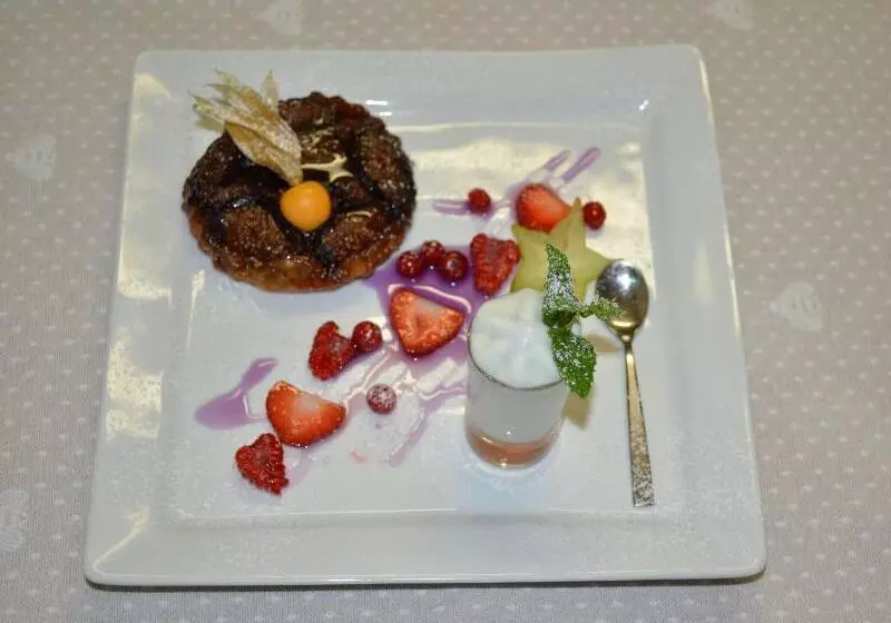 Отель Hôtel Restaurant Le César