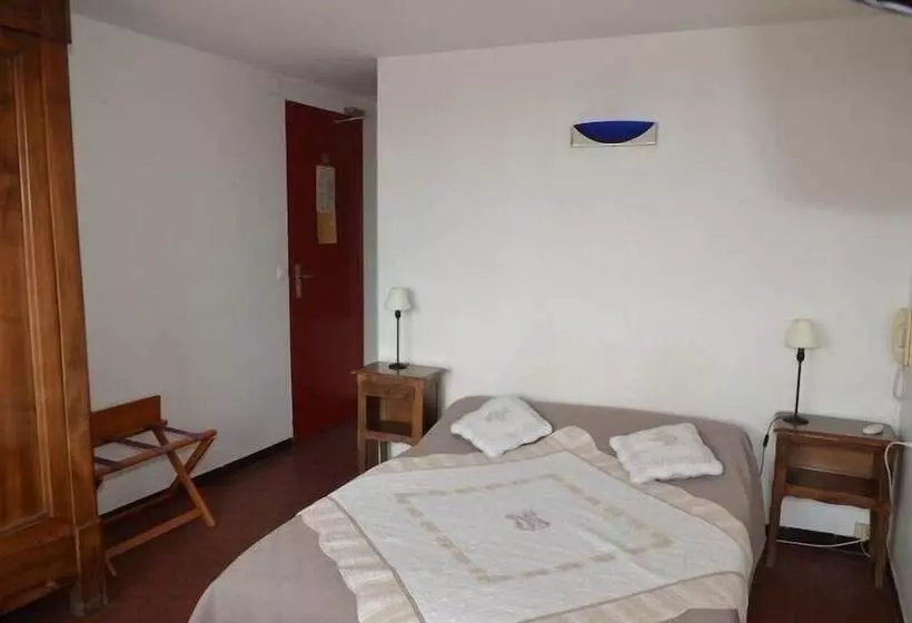 Отель Hôtel Restaurant Le César