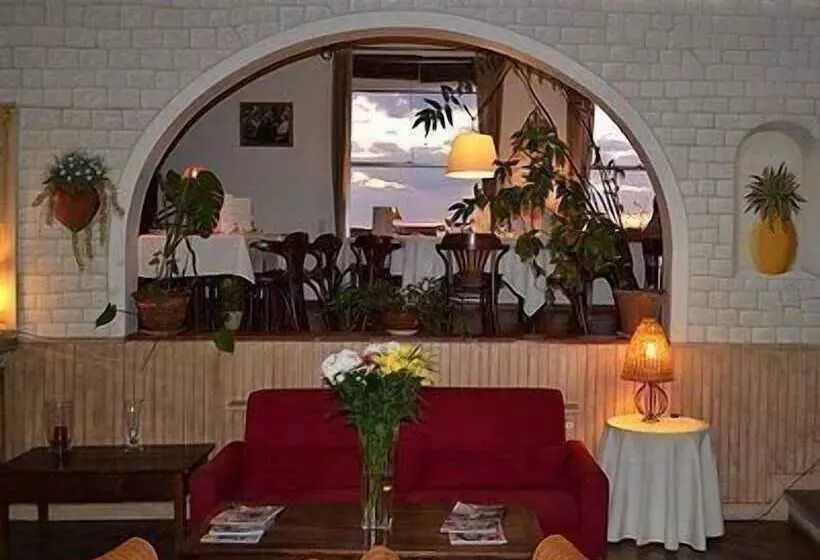 Отель Hôtel Restaurant Le César