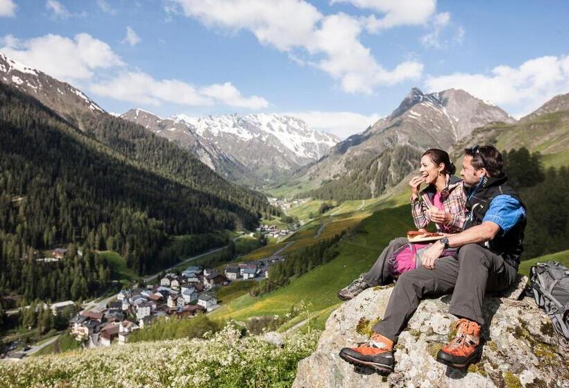 هتل Samnaunerhof Vital