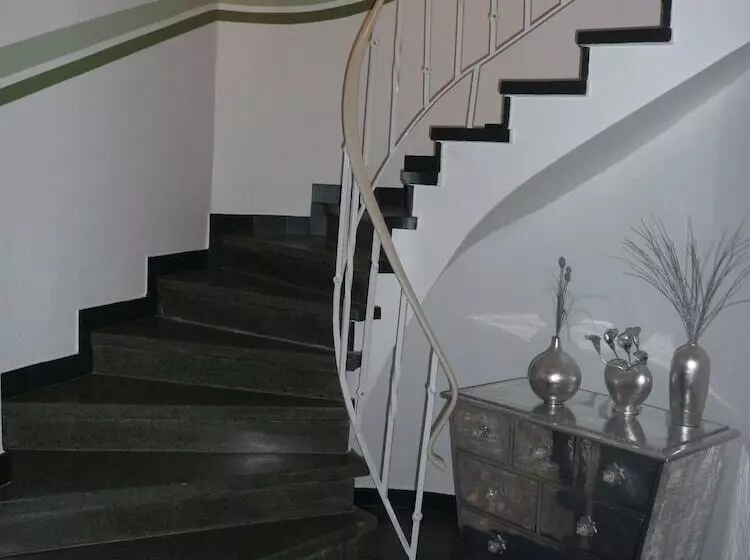 בית מלון כפרי Sechzehn