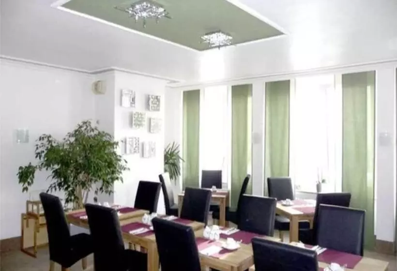 בית מלון כפרי Sechzehn