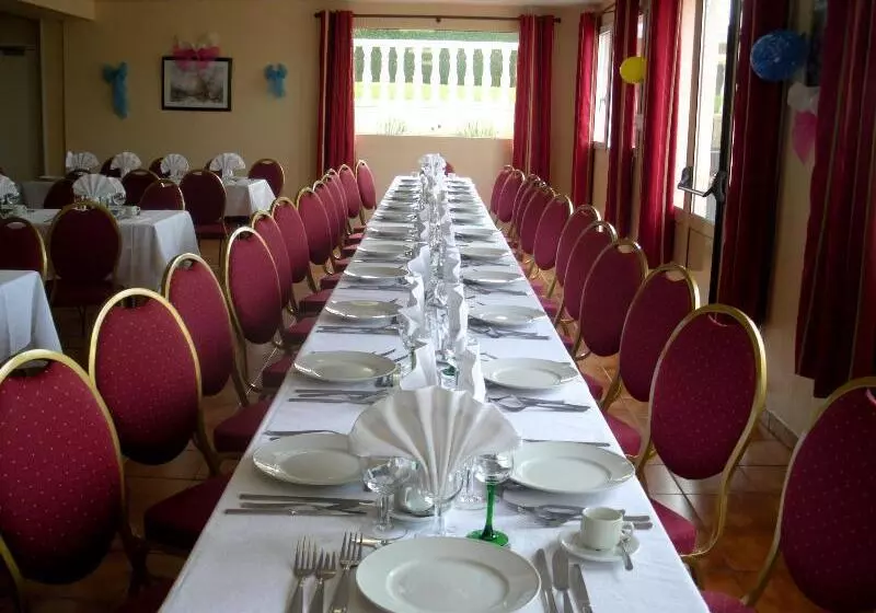 Hotell Logis   Hôtel Et Restaurant Le Sof