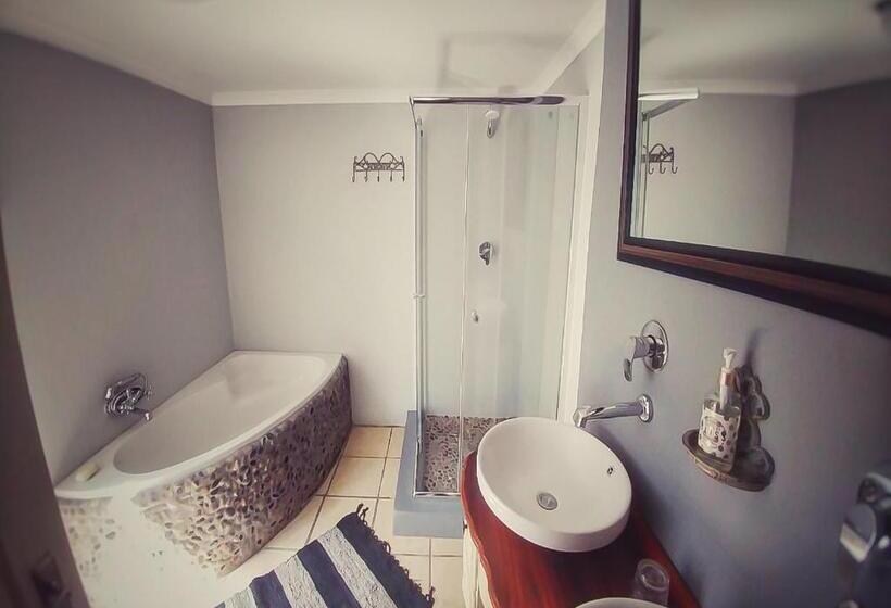 فندق Bezalel Wine & Brandy Estate