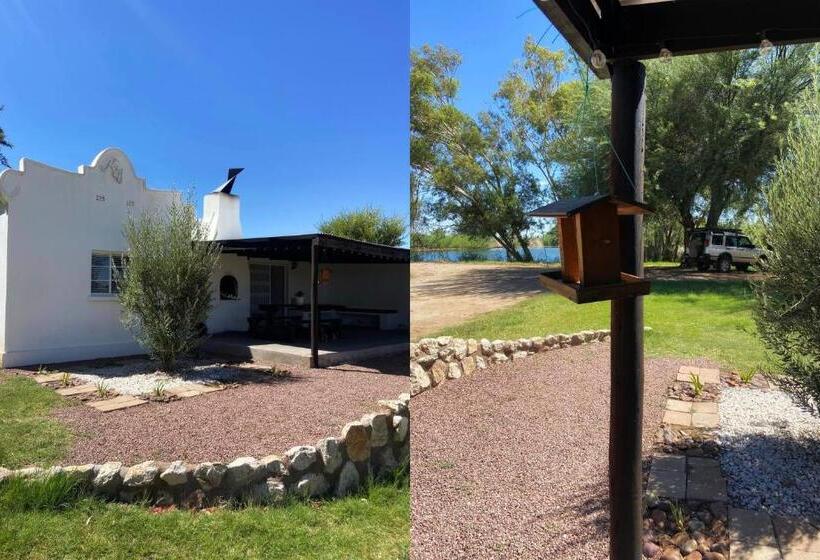 فندق Bezalel Wine & Brandy Estate