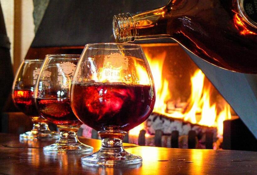 فندق Bezalel Wine & Brandy Estate