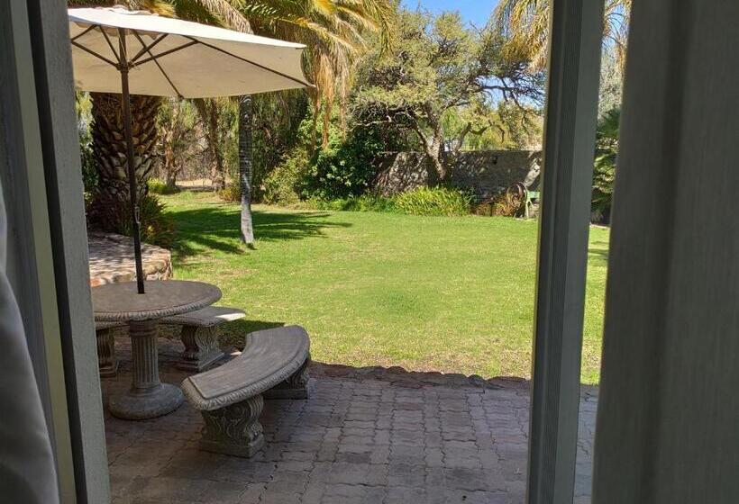 فندق Bezalel Wine & Brandy Estate