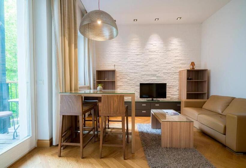 Vienna Residence, City Hall Parliament