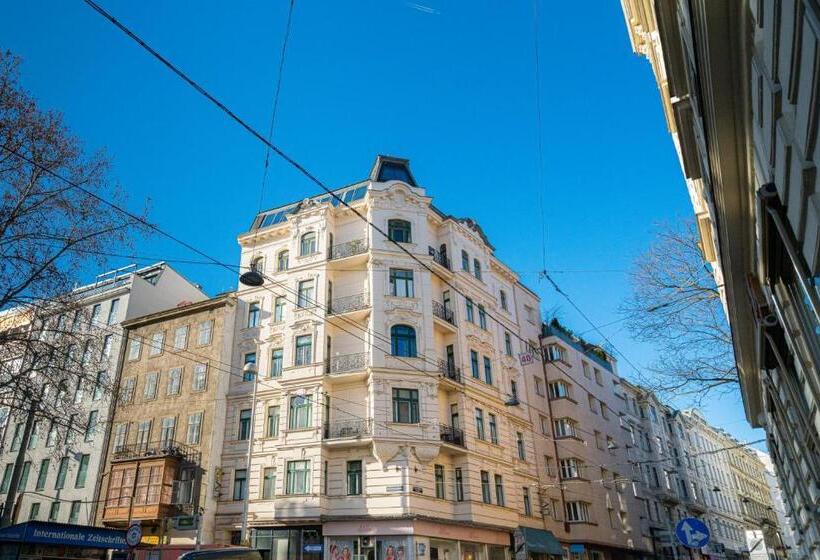 Vienna Residence, City Hall Parliament