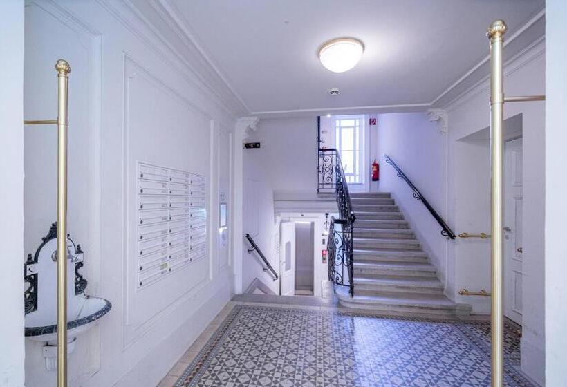 Vienna Residence, City Hall Parliament