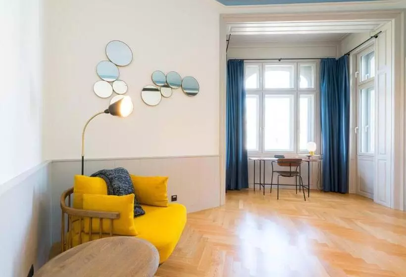 Vienna Residence, City Hall   Parliament