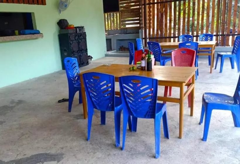 Retkeilymaja Penginapan Asidik