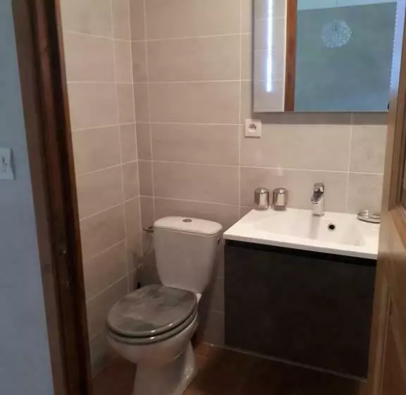 ベッドアンドブレックファースト Chambre D Hôte Chez Tourache