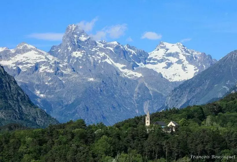 ベッドアンドブレックファースト Chambre D Hôte Chez Tourache