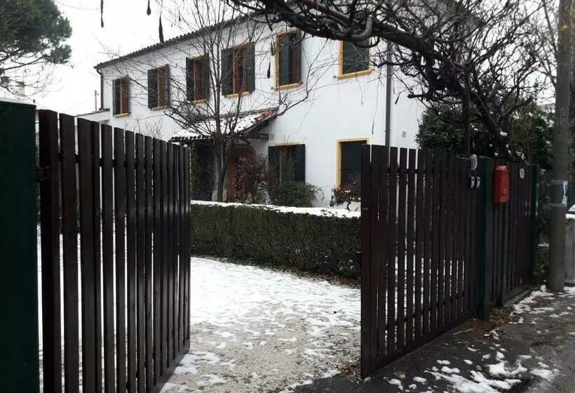 پانسیون Room Garden