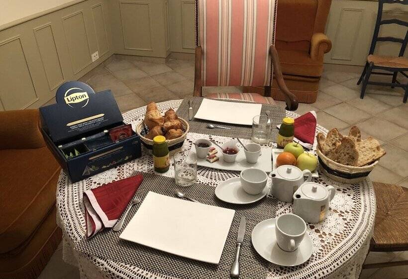 Отель Domaine De La Nerthe