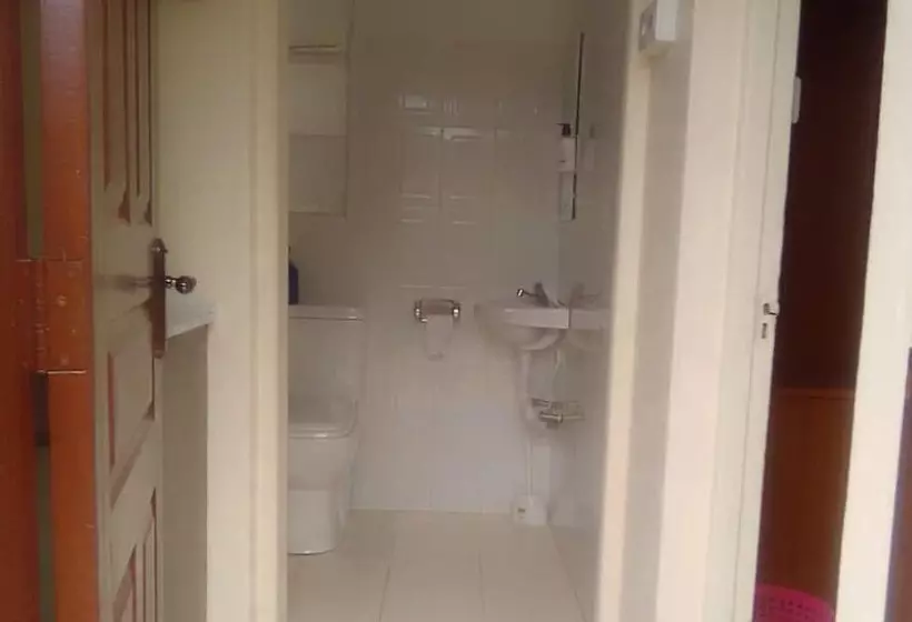 Pension Celio Jardine Lavington