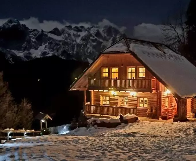 پانسیون Holiday Chalet Alpine Dreams