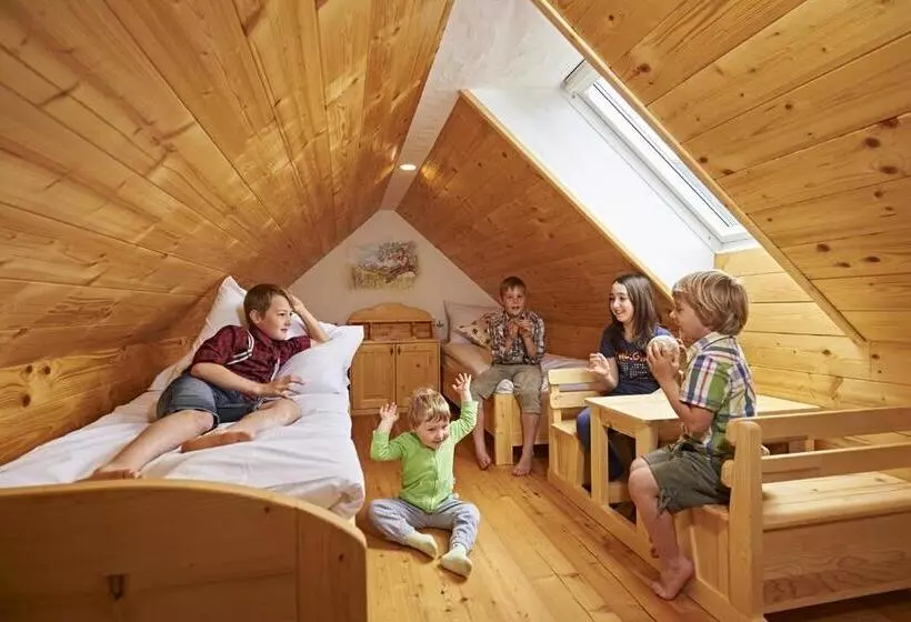پانسیون Holiday Chalet Alpine Dreams