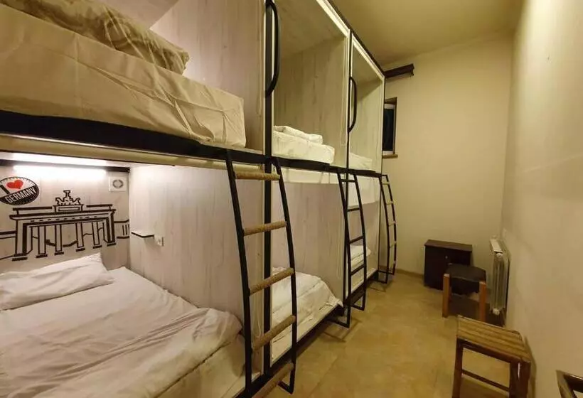 هاستل Old Center Yerevan