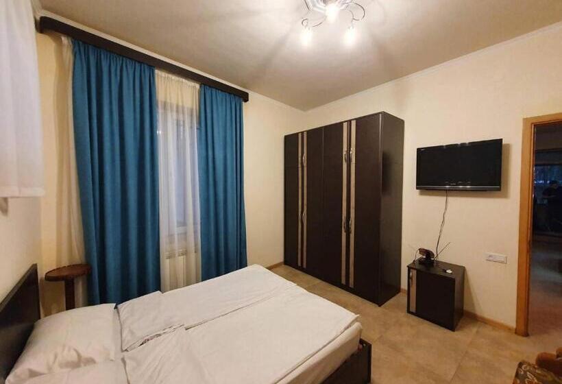 هاستل Old Center Yerevan